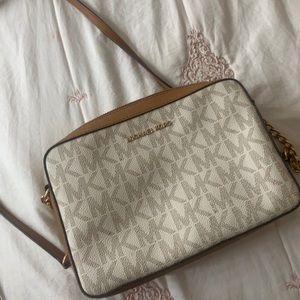 Michael Kors cross body